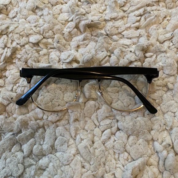 Non-prescription unisex Wayfarer Style Black & Silver Glasses - Picture 4 of 5